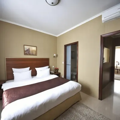 Prem'er Hotel - Bãi đậu xe