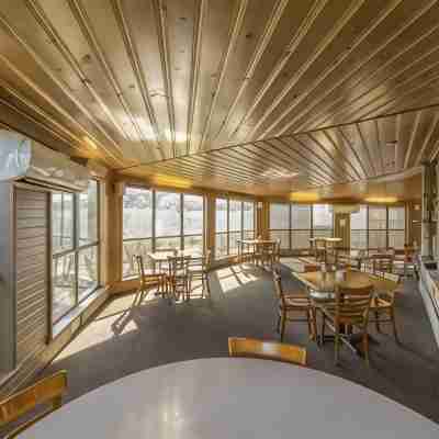 River Oak Inn Dining/Meeting Rooms