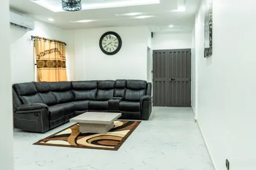 Charming 2-bedroom apartment in gorgeous Lomé with AC, WiFi agent security