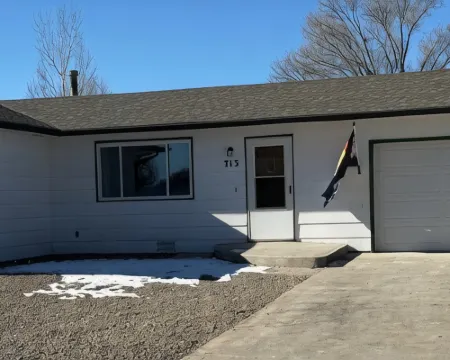 Carroll Park House With Game Room. 3 BR 2 Bath Fully Renovated Near Park Hotels in Alamosa