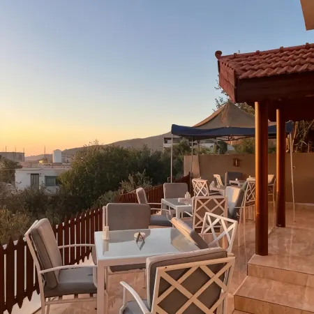 Eighth Wonders Hotel