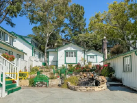 Carmel Green Lantern Inn Hotels near Carmel Sunset Beach