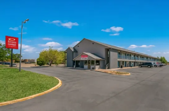 Econo Lodge Inn & Suites Enid South Hotels in Enid