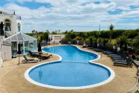 Bournemouth Carlton Hotel by Sunday - Rooftop Pools