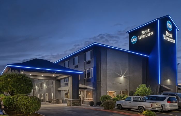 Best Western Plus Cascade Inn  Suites