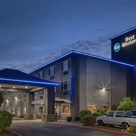 Best Western Plus Cascade Inn Suites