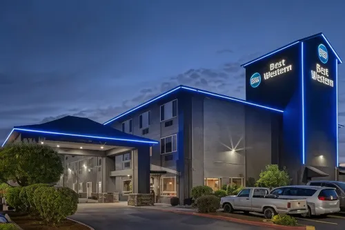 Best Western Plus Cascade Inn  Suites - 3-Star