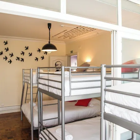Help Yourself Hostels - Carcavelos Coast