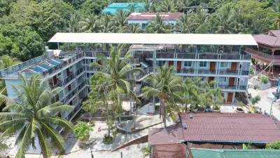 Roomy Guesthouse Koh Rong Hotels near Long Set Beach