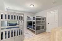5 Min to Lakepoint! Sleeps 14. New 4 Bdrms/3.5 Bths w/ Office. Owner Managed.
