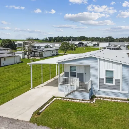 2 Bed Cozy Home, Dade City, Pickle Ball and Pool
