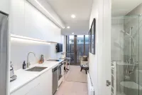 1BR Alpha APT - Central Stay, Top Amenities - Homestays