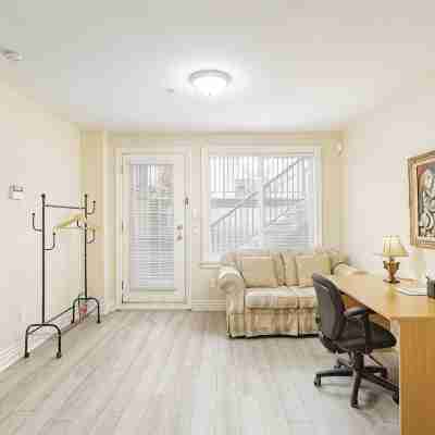 Private Sunny Cozy 1BR Suite Rooms