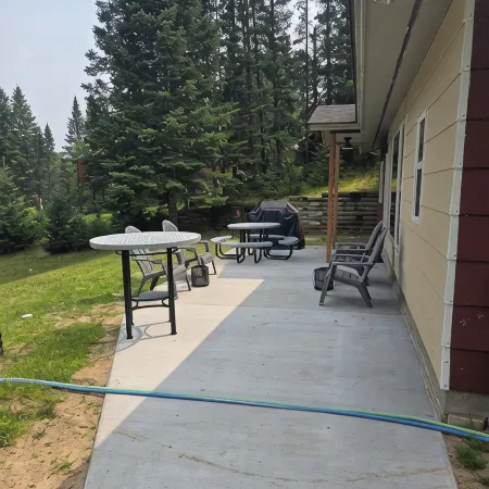 "Haufer Hall" - Charming 2-bedroom cabin on beautiful Little Boy Lake.