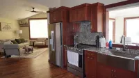 Quiet 3 BDR Home-  private sauna & skyline view- close to downtown & Mayo Clinic