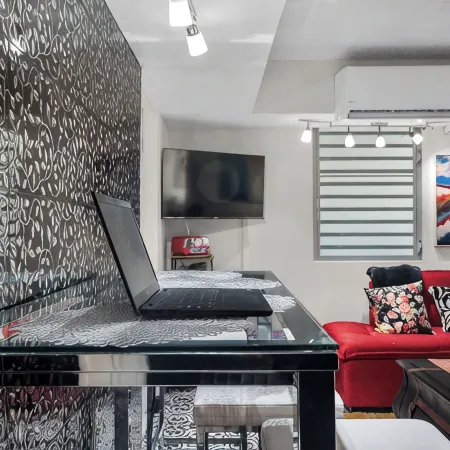 Levittown Onyx: A Jazzy 2-Bedroom Apartment in Toa Baja with WiFi, AC