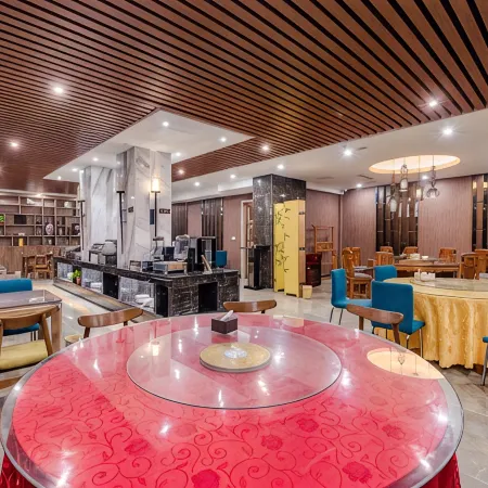 Fangcheng Wanda International Business Hotel