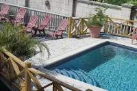 Relax in peace and comfort in a 1-bedroom Flat in Christ Church with WiFi, AC - 2-نجوم