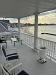 Charming Beach Front 3-bedroom house in Ocean Gate with WiFi and AC - 4 tähden