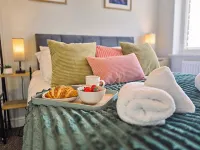 Luxury Sea View Retreat with Hot Tub – Sleeps 8