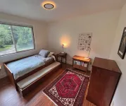Private mid-century modern hideaway in forest near the river and sea. - 3 stjerner