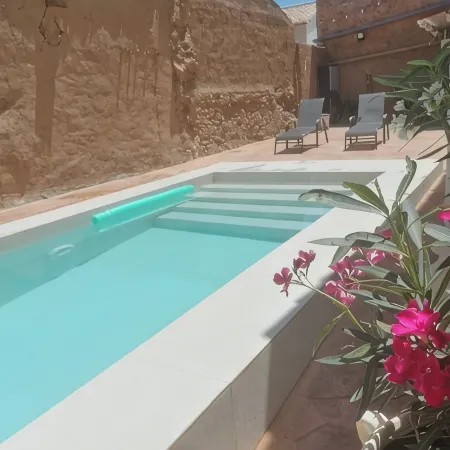 Rural house with PRIVATE swimming pool and barbecue