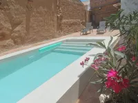 Rural house with PRIVATE swimming pool and barbecue - สระว่ายน้ำส่วนตัว