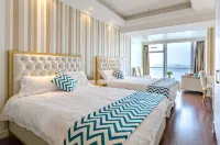 Cloud top Seaview Apartment