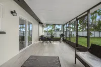 3Br Home • River Access • Boating • Screened Lanai - Homestays