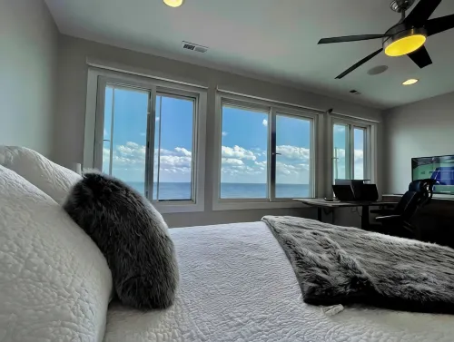Bayfront Home w/Hot Tub
