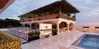 Bluezone Club Residences by A'Ila Resorts - pantai