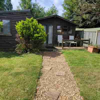 Entire Spacious Cabin with Private Garden Hotel Exterior