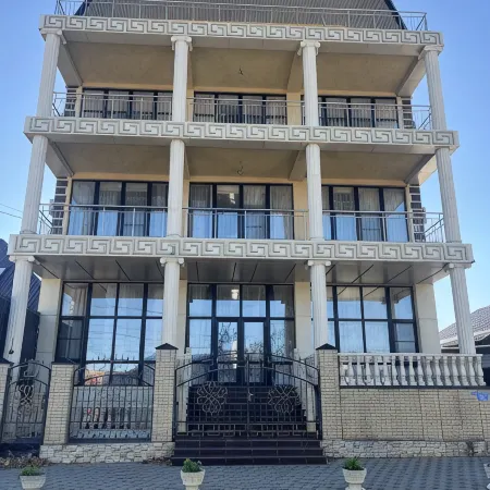 Mono Liza Guest House