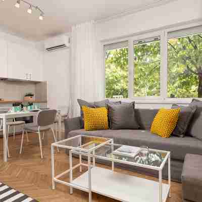 Starflat | Gorgeous central apartment next to NDK Hotel Exterior