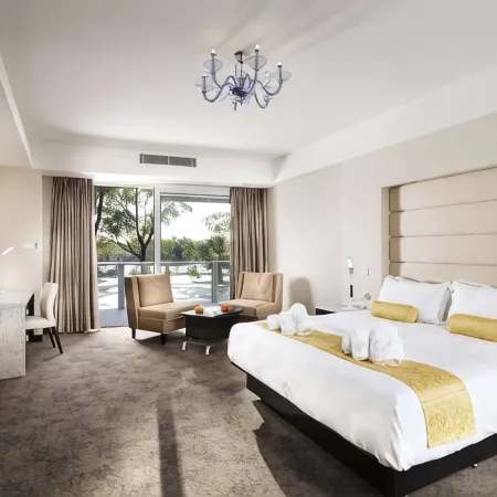 Swan River Hotel