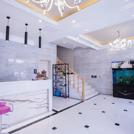 Yingshang Lushangke Hotel