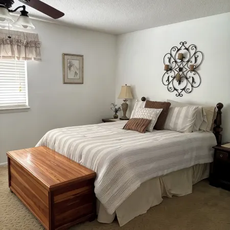Riverbend - 2 Bedroom waterfront condo with spectacular views!!
