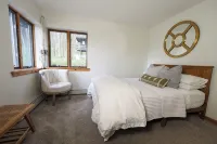 Private oasis on 12acre estate 15min to Keuka Lake - balcony