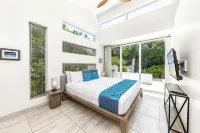 Idyllic Grace Bay Getaway villa 250 yards to Grace Bay beach - Villas