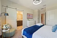 New Luxury 4 Bedroom Villa by 𝓓𝓲𝓼𝓷𝓮𝔂 w/ Pool - 4-Star