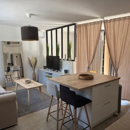 Studio le secret de la garrigue with swimming pool - A relaxing interlude