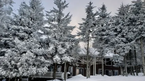 SLOPE SIDE SKI IN /  SKI OUT TOWNHOUSE TOP OF POWDER MONKEY LIFT BEST LOCATION