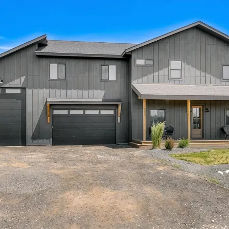 Three Primary Suites: Family and Dog Friendly