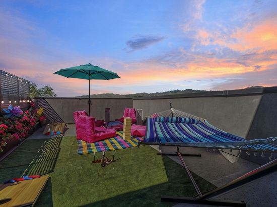 SLC Ski Hub Near Downtown with Private Rooftop + Garage