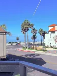 Pacific Breeze ocean view , a few steps from Main Street, the sand and pier - Villas
