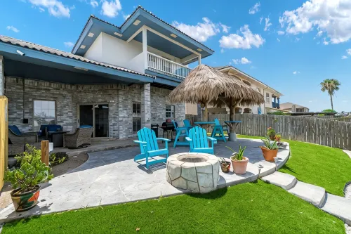 Ocean Village Retreat , Walk to Beach+Private Dock