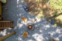 Charming Moose Lodge 2-bedroom cabin with WIFI,& Game room in Bryson City