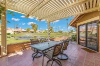 Beautiful condo at the Oasis Palm Desert. Golf and community pool