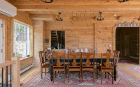 Spacious 7-bedroom cabin in charming Grafton with fitness room, sauna & hot tub