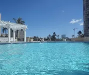 Epic 30th FLR Oceanview Studio B Waikiki-Bargain Free Beach Gear w/True Kitchen - Private Pools